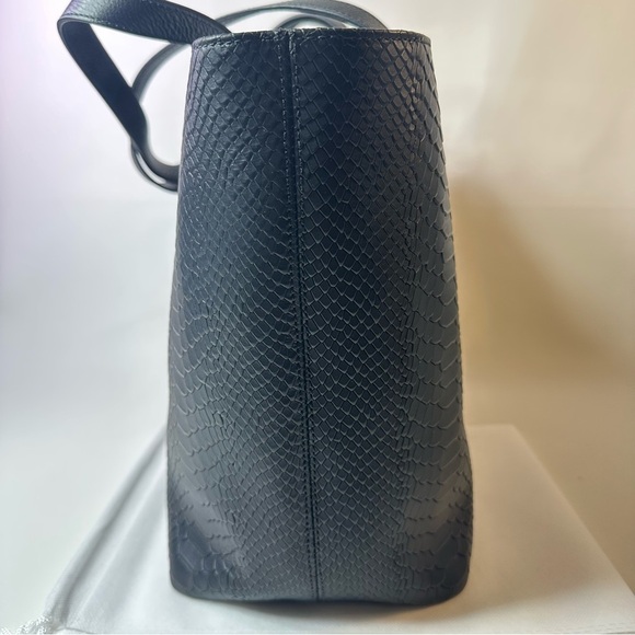 NEW GIGI NEW YORK TEDDIE LEATHER PYTHON EMBOSSED BLACK TOTE - Picture 9 of 12